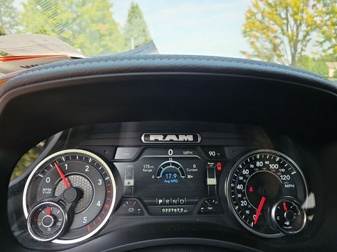 Used 2024 RAM 2500 Laramie w/ Safety Group AWD/4WD image 23