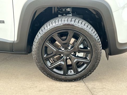 Used 2022 Jeep Renegade Altitude image 10