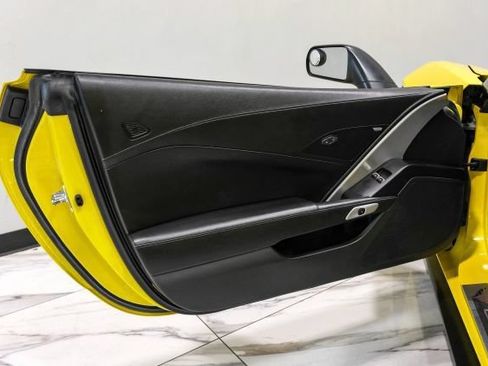 Used 2015 Chevrolet Corvette Stingray Coupe RWD image 29