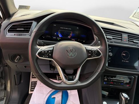 Used 2024 Volkswagen Tiguan SE R-Line FWD image 10
