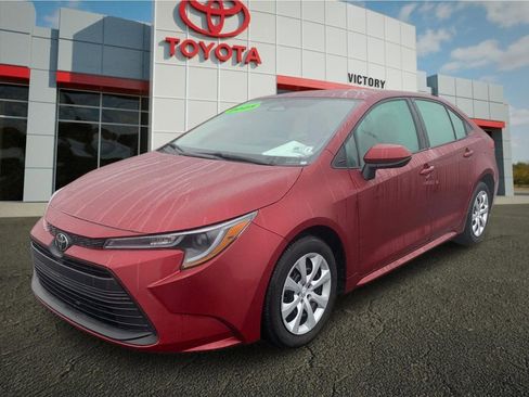 Used 2025 Toyota Corolla LE image 7
