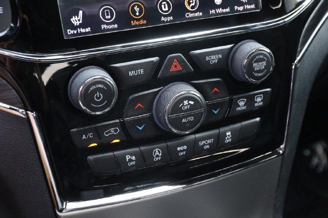 Used 2020 Jeep Grand Cherokee Limited AWD/4WD image 20