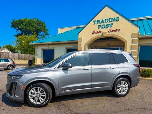 Used 2022 Cadillac XT6 Luxury FWD image 3