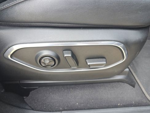 Used 2022 Jeep Wagoneer Series III w/ Flexible Seating Group image 28