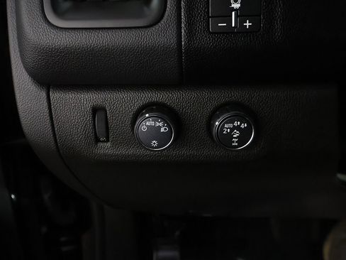 Used 2022 Chevrolet Colorado ZR2 AWD/4WD image 30