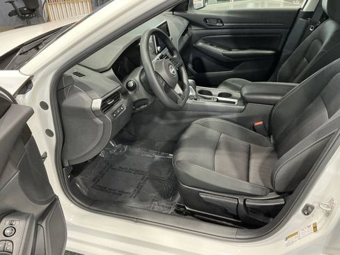 Used 2025 Nissan Altima 2.5 S image 3