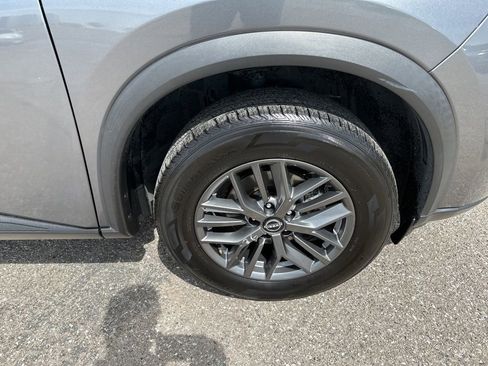 Used 2024 Nissan Rogue S image 10