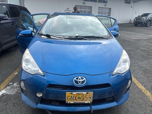 Used 2012 Toyota Prius C Two image 2