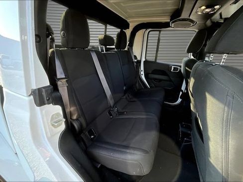 Used 2023 Jeep Gladiator Overland AWD/4WD image 26