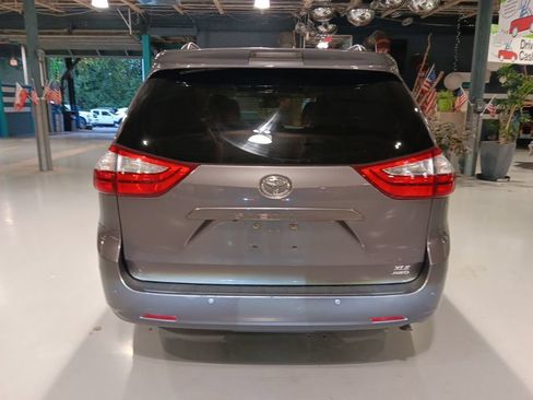 Used 2015 Toyota Sienna XLE w/ XLE Navigation Package AWD/4WD image 9