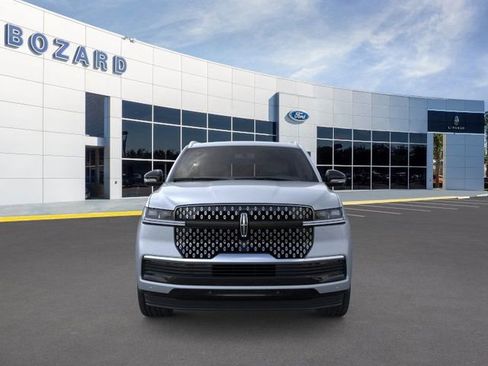 New 2025 Lincoln Navigator Reserve image 6