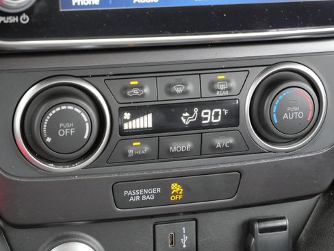 Used 2024 Nissan Leaf S image 24