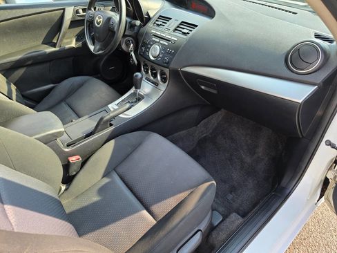 Used 2010 MAZDA MAZDA3 i Touring image 27
