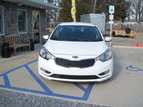 Used 2016 Kia Forte EX image 18