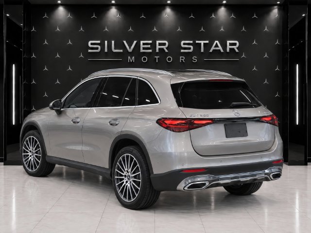 Used 2024 Mercedes-Benz GLC 300 4MATIC image 4
