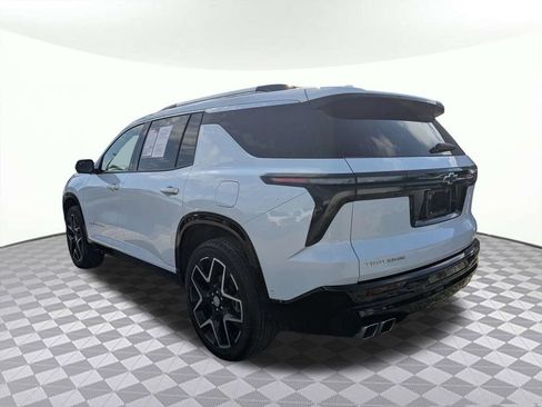 Used 2026 Chevrolet Traverse High Country w/ LPO, Floor Liner Package FWD image 5