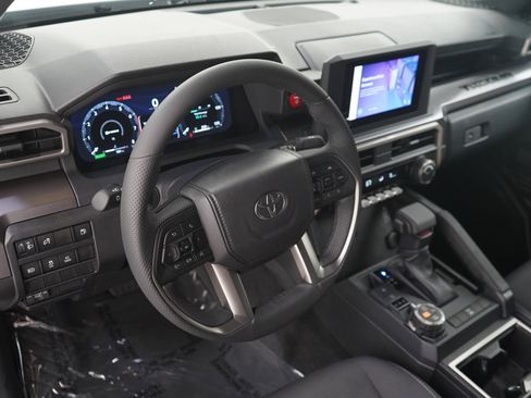 Used 2026 Toyota Tacoma TRD Off-Road AWD/4WD image 19