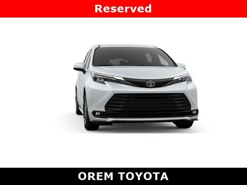 New 2026 Toyota Sienna XLE image 16