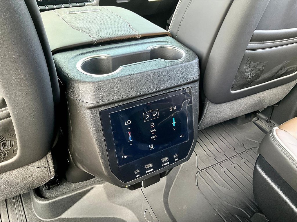 New 2026 GMC Yukon XL Denali Ultimate AWD/4WD image 19