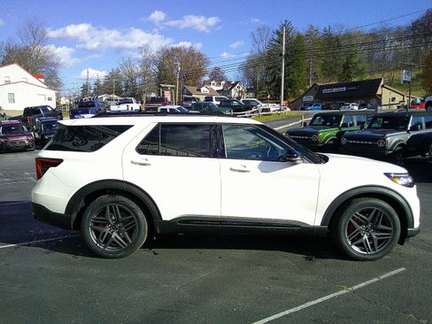 New 2026 Ford Explorer ST w/ Sun And Sound Package AWD/4WD image 5