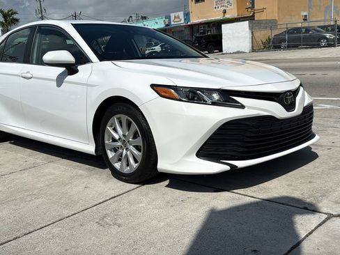 Used 2020 Toyota Camry LE image 16