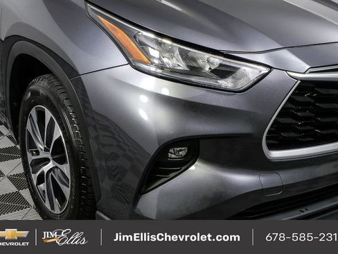 Used 2020 Toyota Highlander XLE image 38