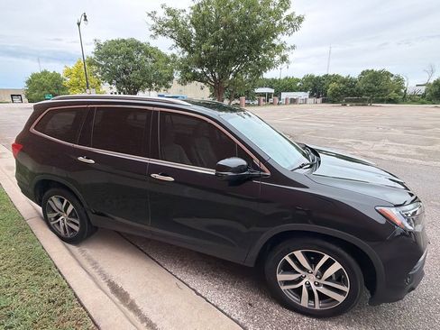 Used 2018 Honda Pilot Elite image 4