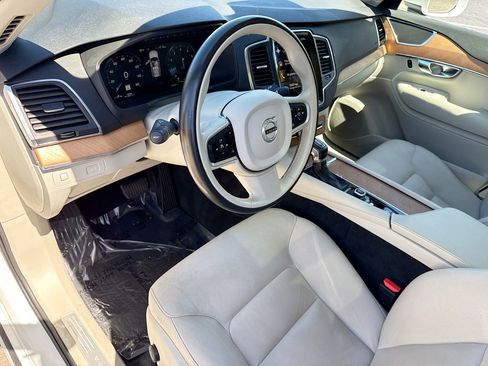 Used 2021 Volvo XC90 T6 Momentum w/ Protection Package Premier image 26