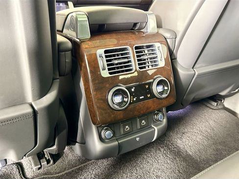 Used 2022 Land Rover Range Rover Westminster Edition image 16