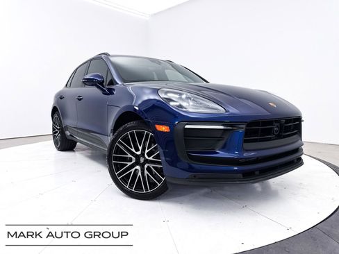 Used 2024 Porsche Macan image 1