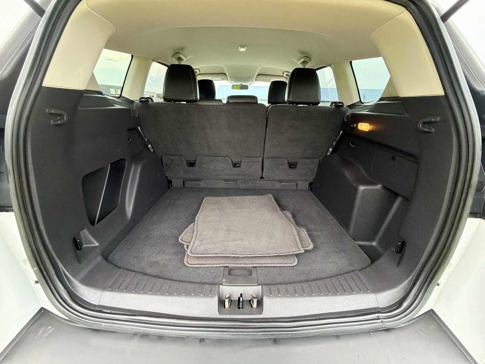 Used 2019 Ford Escape SE FWD image 9