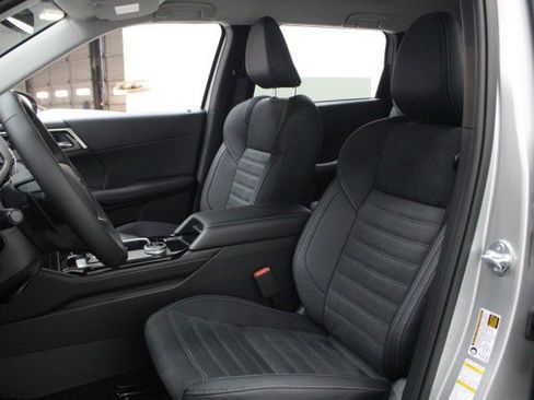 New 2026 Mitsubishi Outlander SE image 7