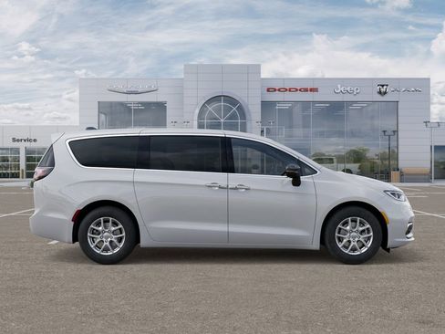 New 2026 Chrysler Pacifica Select image 22