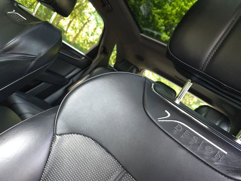 Used 2020 Bentley Bentayga Design Series image 15