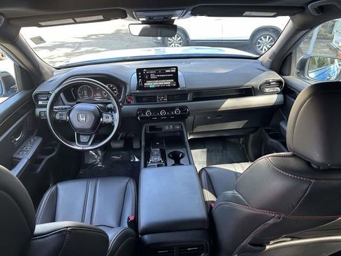 Used 2024 Honda Pilot TrailSport image 12