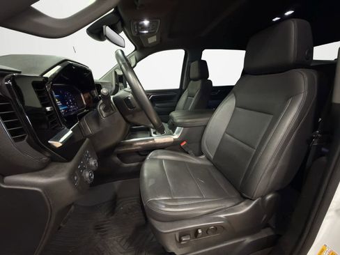 Used 2024 Chevrolet Silverado 2500 LTZ w/ LTZ Plus Package image 18