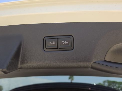 New 2026 Kia Carnival EX FWD image 11