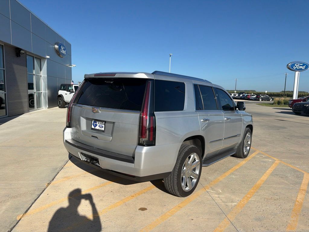 Used 2015 Cadillac Escalade Luxury RWD image 7