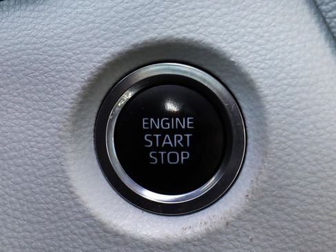 Used 2020 Toyota Corolla SE w/ SE Premium Package image 13