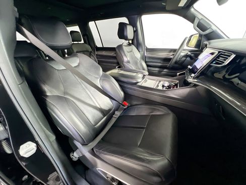 Used 2022 Jeep Wagoneer Series III w/ Premium Group I image 31