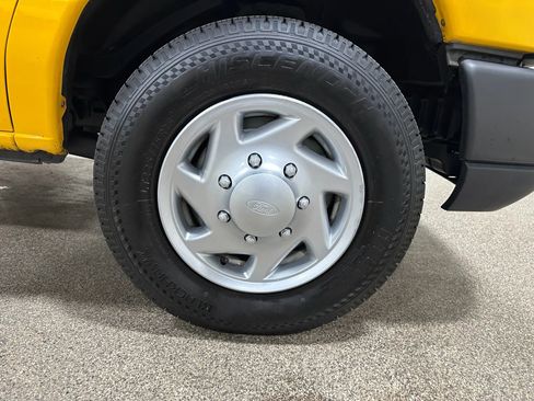 Used 2011 Ford E-150 and Econoline 150 Wagon image 56