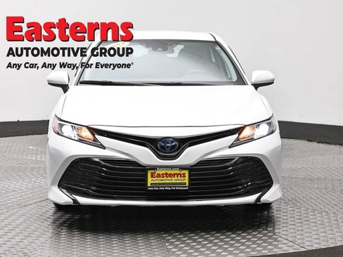 Used 2020 Toyota Camry LE image 2