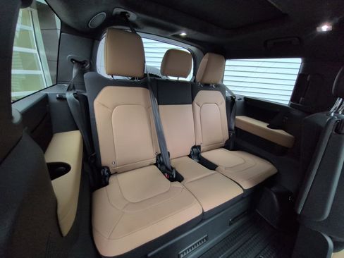 Used 2025 Land Rover Defender 130 X image 30