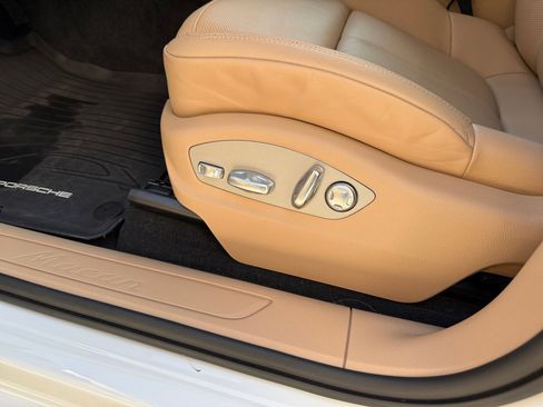 Certified 2025 Porsche Macan image 25