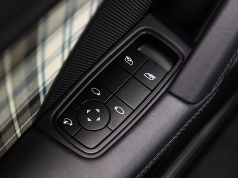 Certified 2025 Porsche 911 Turbo S AWD/4WD image 19