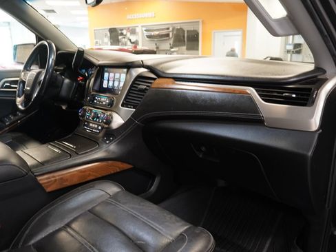 Used 2020 GMC Yukon XL Denali w/ Open Road Package AWD/4WD image 45