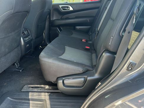 Used 2019 Nissan Pathfinder SV FWD image 14