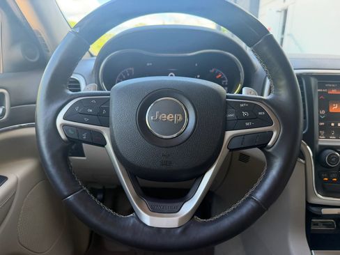 Used 2015 Jeep Grand Cherokee Overland image 11