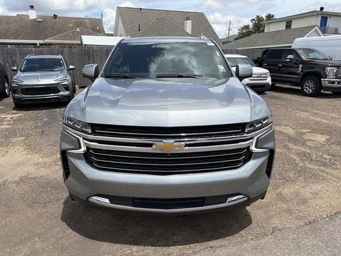 Used 2024 Chevrolet Tahoe LT w/ Luxury Package RWD image 2