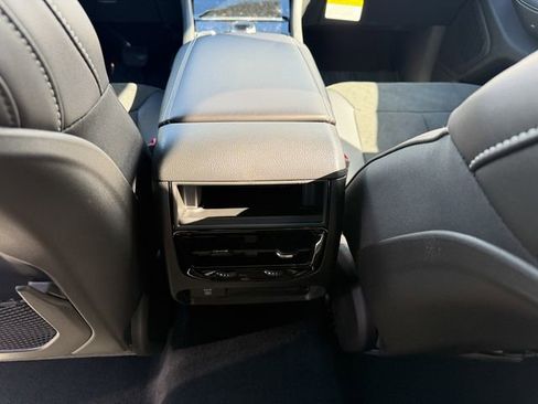 New 2026 Jeep Grand Cherokee Laredo image 24